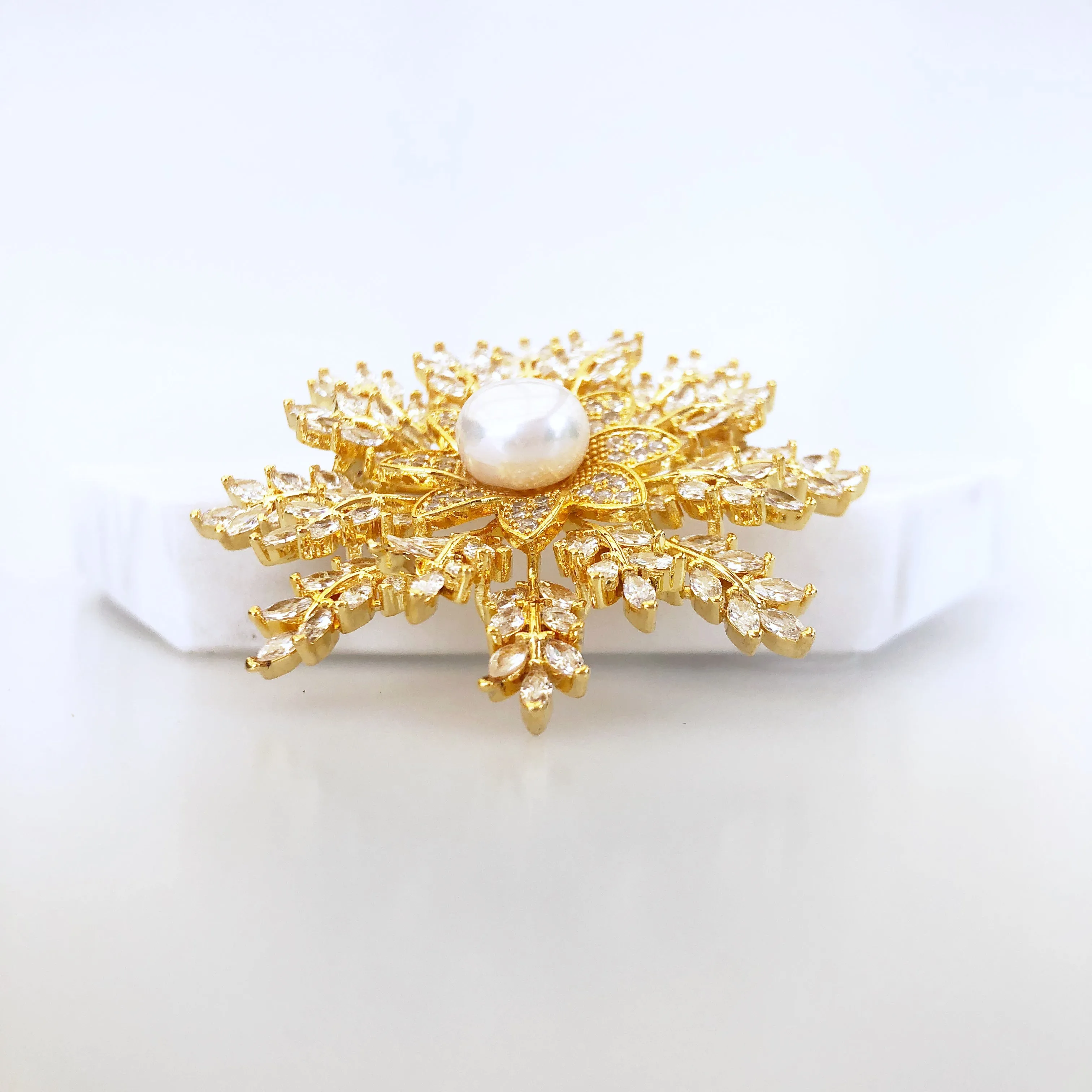 Gold Plated Snowflake Zircon Brooch Pendant