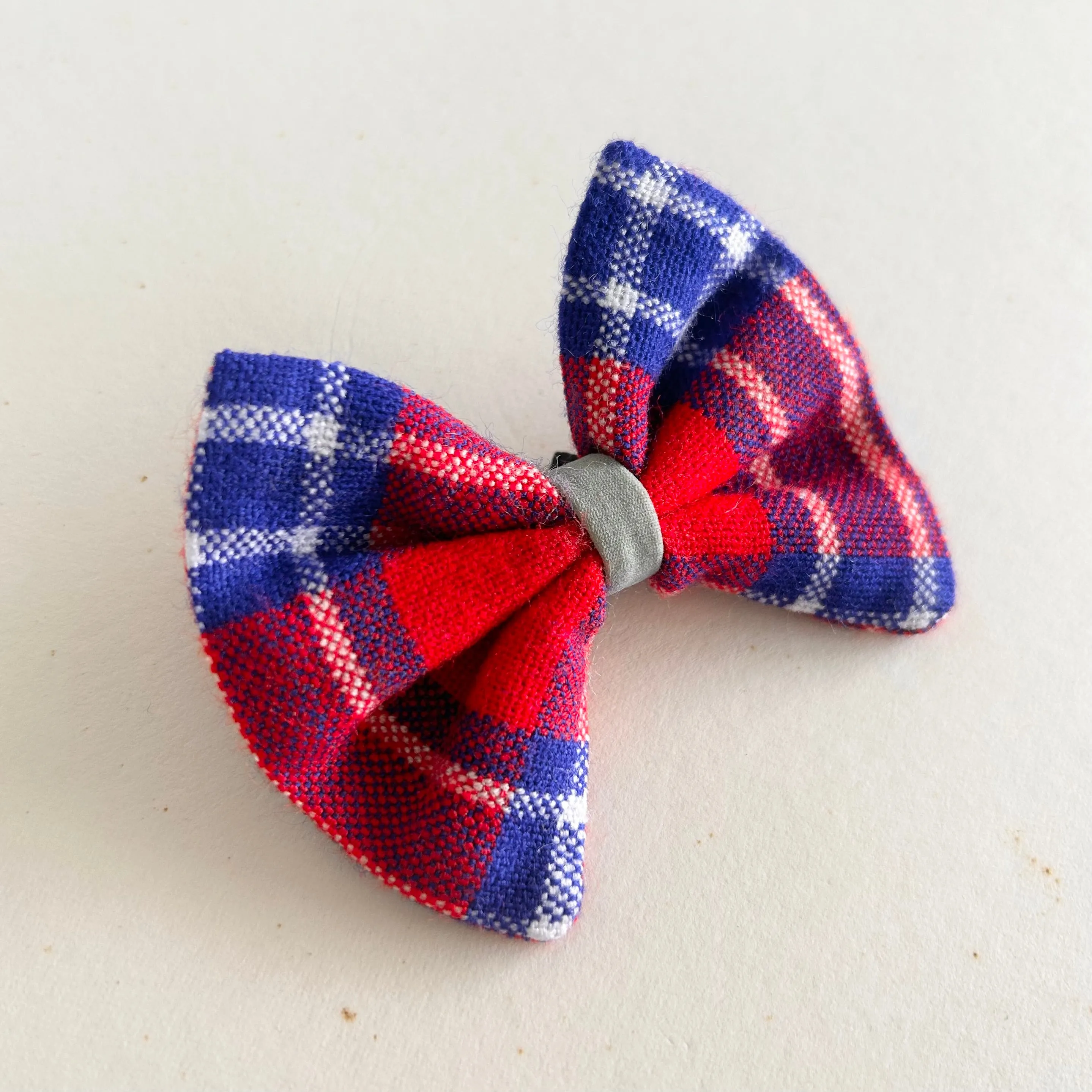 Hiro Wolf Dog Bow Tie: Shuka Red
